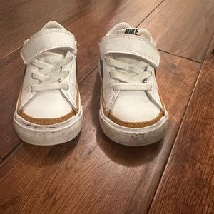 Toddler size 5 Nike Legacy shoes